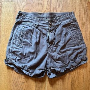American Eagle women’s brown baggy mom shorts